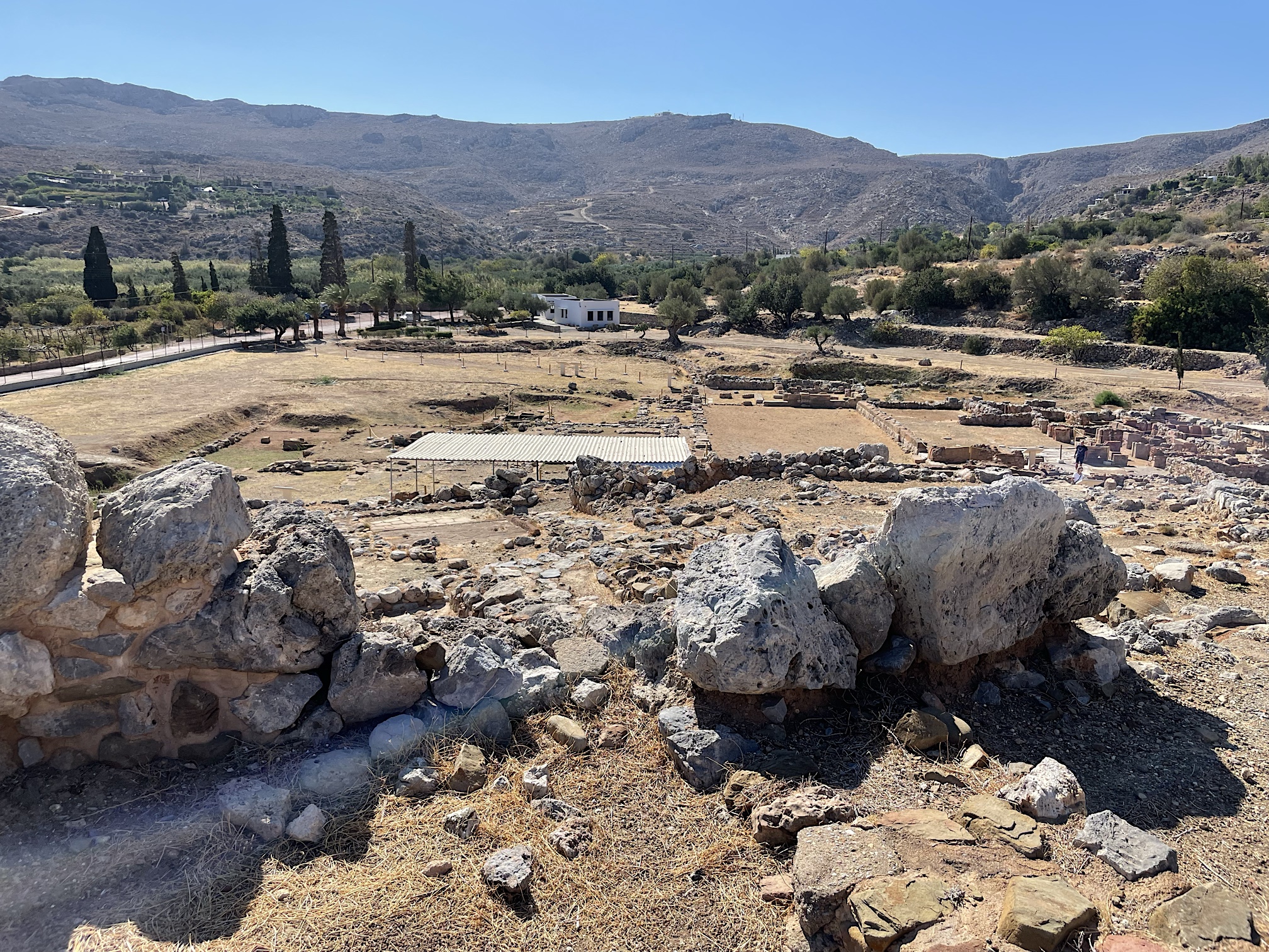 Bronze Age archaeological sites look like this.
